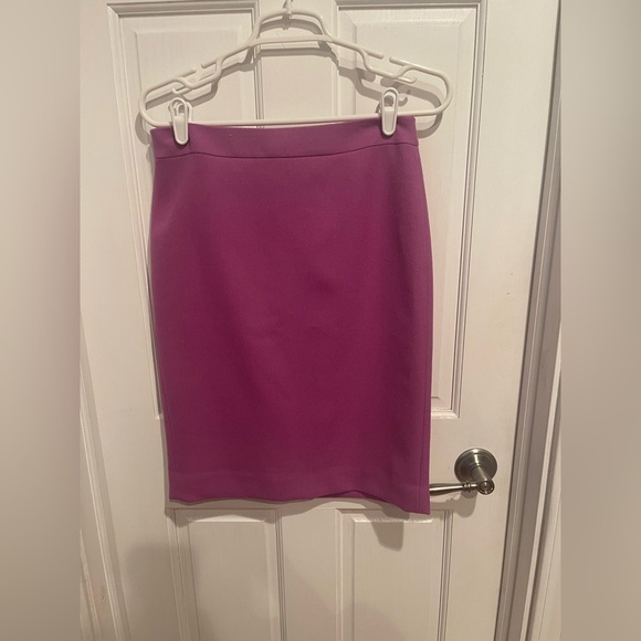 J. Crew 100% Wool Dahlia Chic Women's Fuchsia Pencil Skirt 2 - Picture 1 of 4